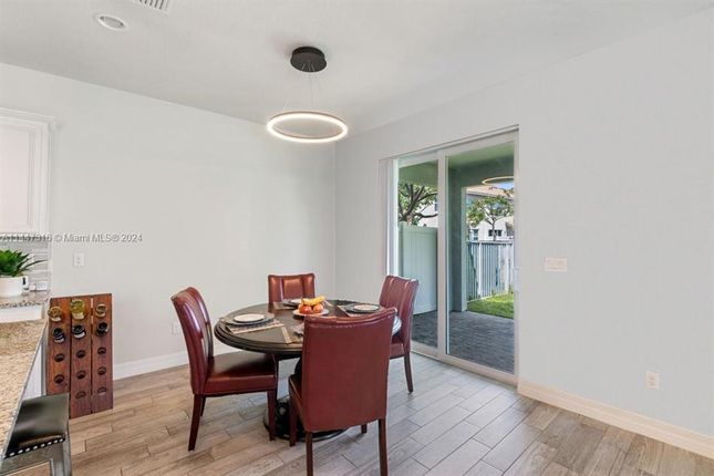 Town house for sale in 4111 Large Leaf Ln, Hollywood, Florida, 33021, United States Of America