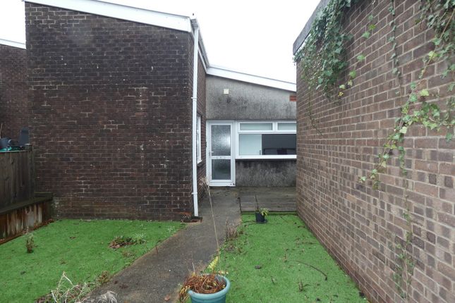 2 Bedroom House in SA10 7DB