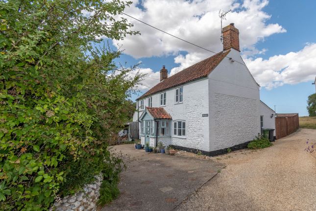 Holmdale, Wood Norton Road, Stibbard photo 3