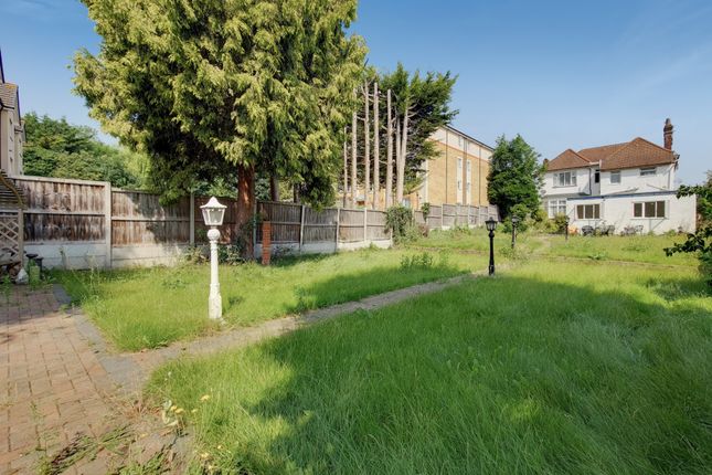 Thumbnail Flat to rent in Haling Park Road, South Croydon, Surrey