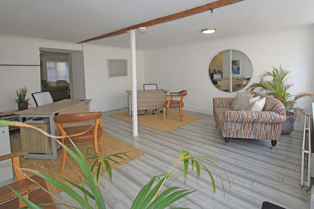 38 High Street, High Street, Alderney  photo 3