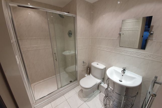 30, Carisbrooke Road, Leeds photo 5