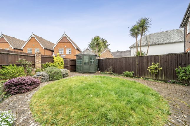 22, Royal Close, Orpington photo 4