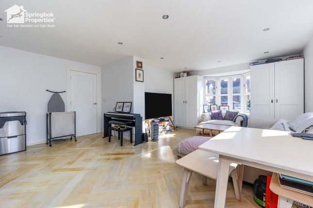 Apartment 1, Library Place, 44 London Road, Alderley Edge photo 5