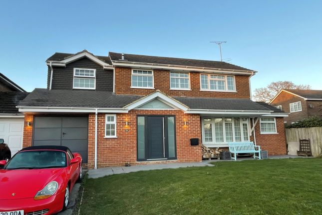 Thumbnail Link-detached house for sale in Dickins Way, Horsham, West Sussex