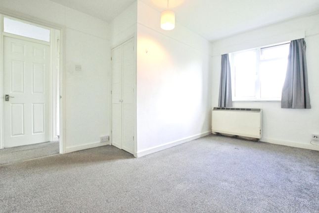 331, The Ridgeway, St Albans photo 4