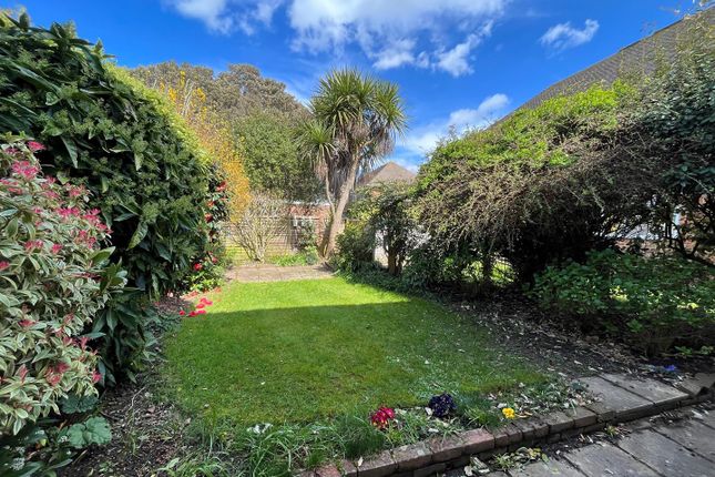 37, Furzedown, Littlehampton photo 2