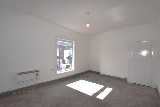 Flat 2, 64, Alliance Avenue, Hull photo 3