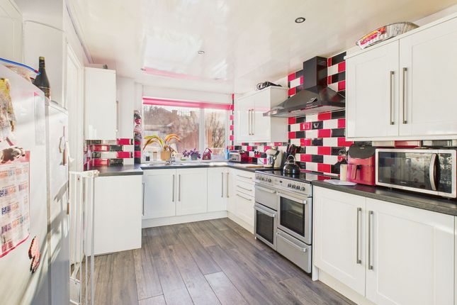 73 Millbrook, Gateshead photo 3