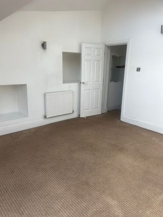 Flat 5, 91A South Road, Waterloo, Liverpool, L22 photo 4