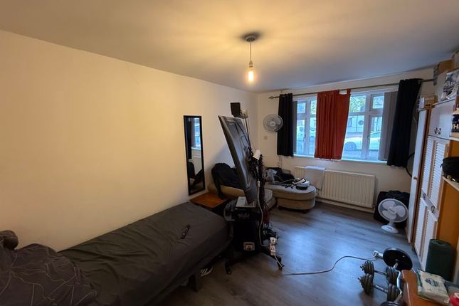 3, Justins Avenue, Stratford-Upon-Avon photo 4