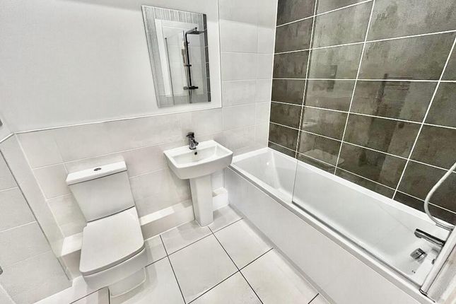 Craignish Ave, Norbury, London photo 4
