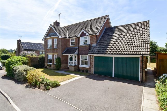 4-bed house on Masons Way Codmore Hill, Pulborough, £479,000