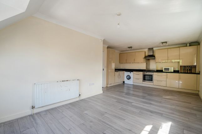 Flat 7, Falconet Court, 247, Ravenscroft Road, Beckenham photo 4
