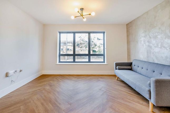 Flat 3 Elderwood Court  250, Bury Street, Ruislip photo 2