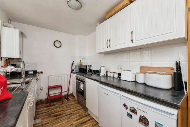 12, Britten Drive, Exeter photo 4