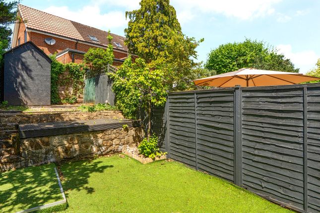 5, Little Thatch, Surrey photo 4