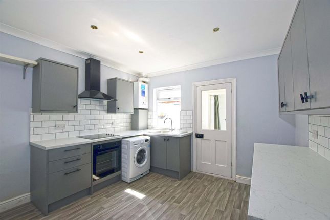 20, Queens Road, Chatham photo 4