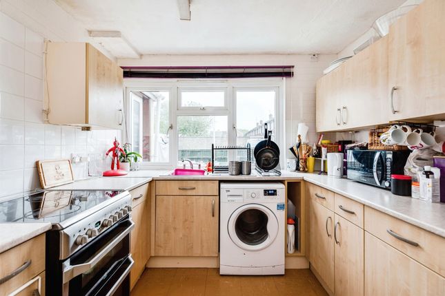 Terraced house for sale in Samphire Road, Oxford