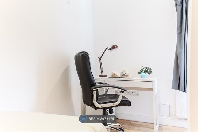 Flat C  Chalton Street, London photo 2