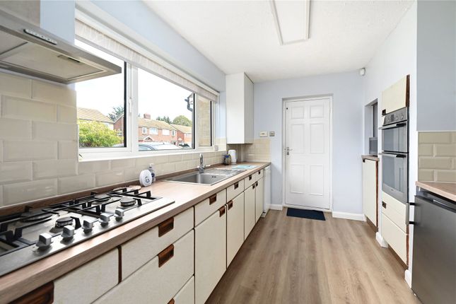 17, Trinity Close, Surrey photo 4