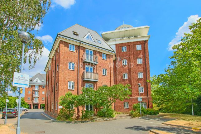 Flat to rent in Hardie's Point, Colchester, Essex