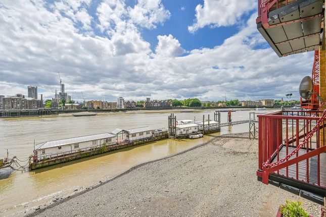 Thumbnail Flat for sale in Wapping High St, Wapping, London