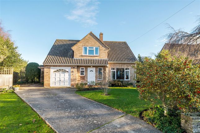 3, Lisle Close, Lymington photo 4