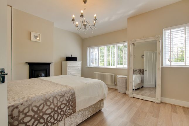End terrace house for sale in Kings Chase, Brentwood