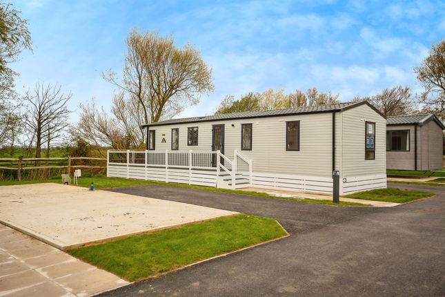 Mobile/park home for sale in Hythe Road, Dymchurch, Romney Marsh