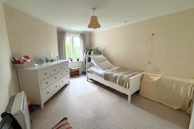 Flat 14, Kingsley Court, Windsor Way, Aldershot photo 2