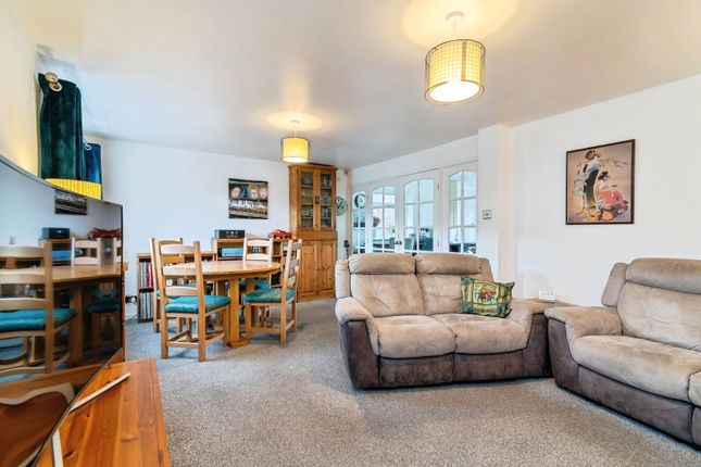5, Newlands Drive, Nottingham photo 3
