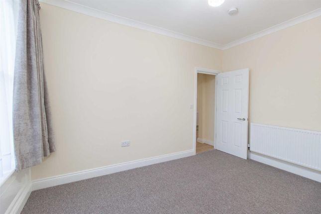 Flat to rent in Freeland Road, London