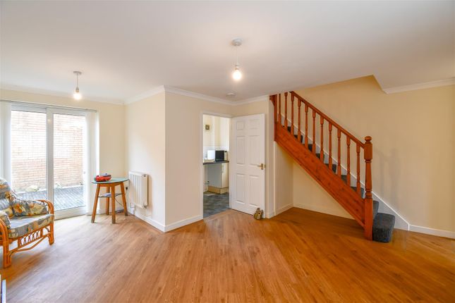 1, Jenner Court, Barry photo 3