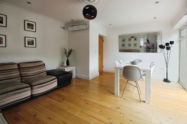 2 Unity Mews, Myra Street, London photo 4
