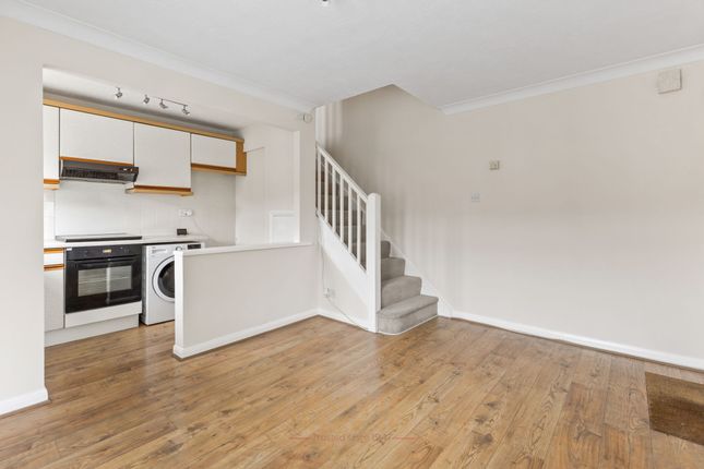 103 Capsey Road, Crawley photo 3