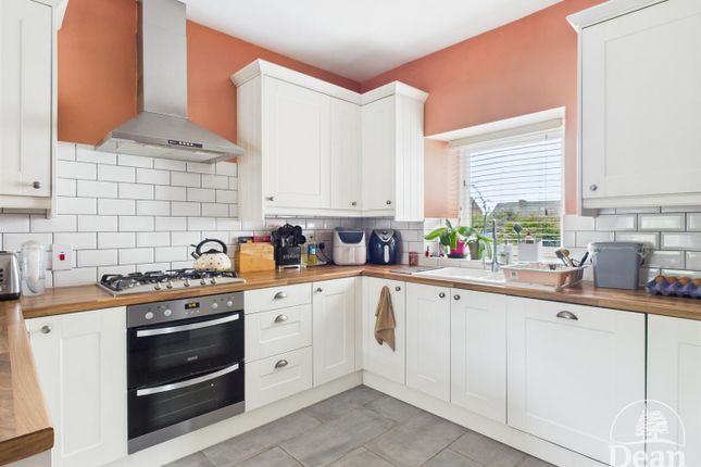 21, Belle Vue Road, Cinderford photo 3
