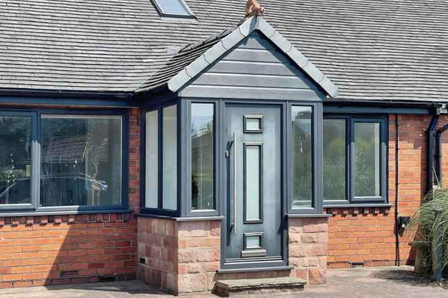 7, Folly Lane, Leek photo 2