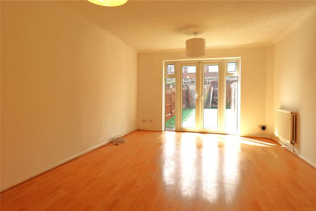 14, St Peters Close, Swanscombe photo 2