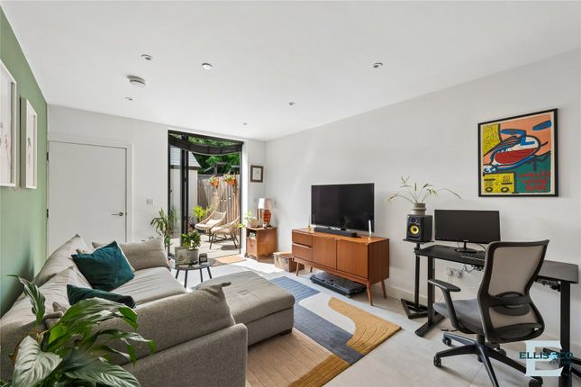 Flat 1, 30A,, Summerhill Road, London photo 2