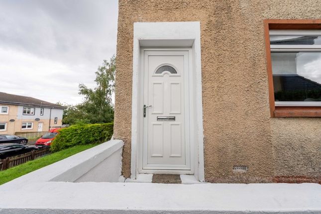 26 Viewbank Avenue, Calderbank, Airdrie photo 3