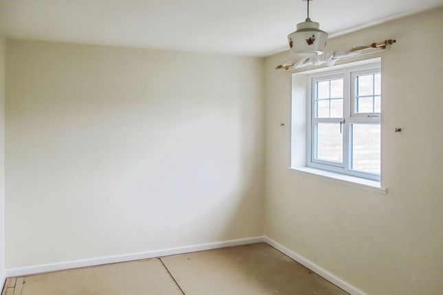 14 Harvesters Way, Willenhall photo 5