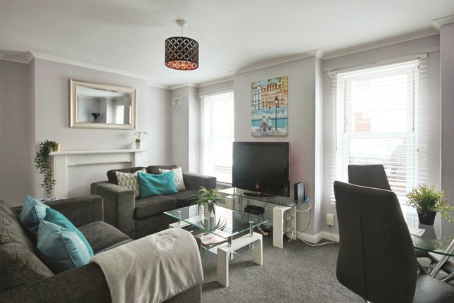 Flat for sale in Regent Place, Leamington Spa