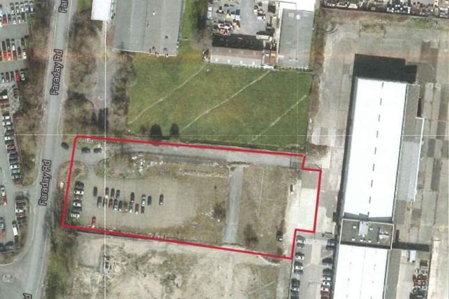 Land to let in Front Yard, Swindon, Wiltshire