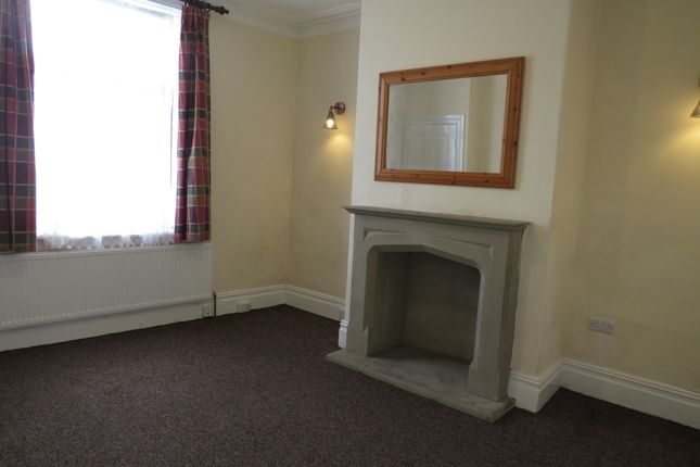 48, Emscote Street South, HALIFAX photo 3