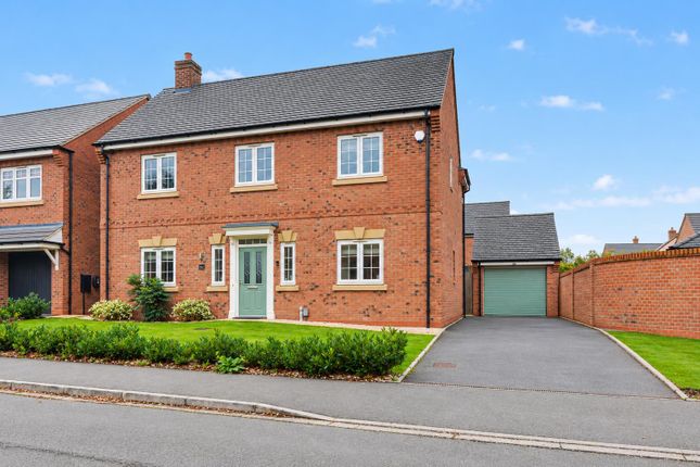 4-bed detached on Paddock Close, Derby, £450,000