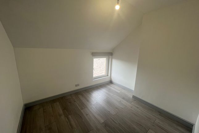 Flat to rent in Neville Street, Cardiff