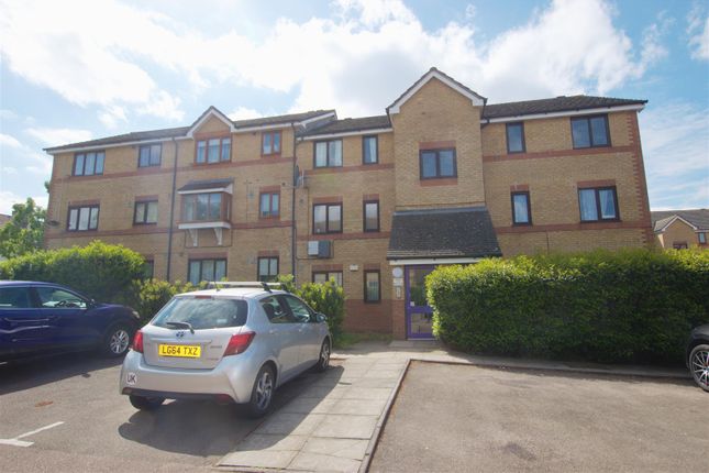 Flat to rent in Draycott Close, London
