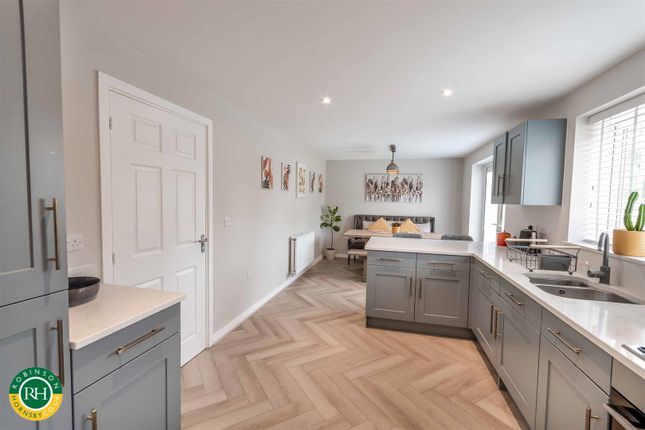 39, Herringbone Drive, Doncaster photo 2