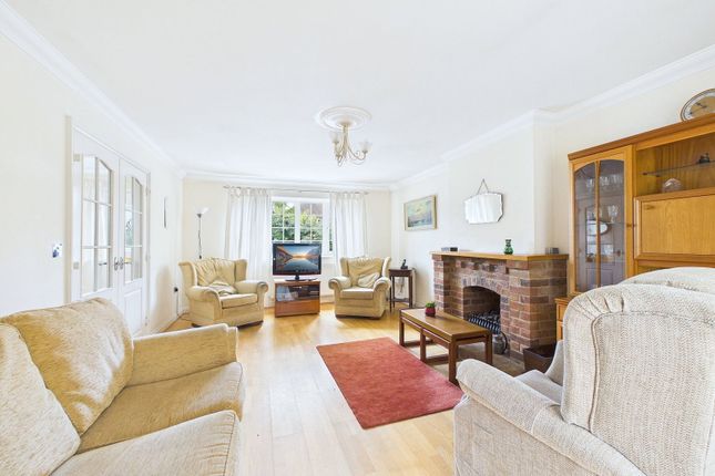The Crescent Bungalow, The Crescent, Rickmansworth photo 3